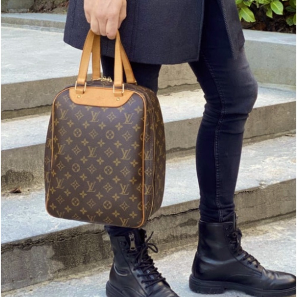 SOLD🛑 Louis Vuitton Excursion Satchel